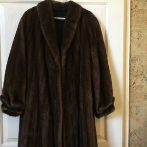 Womens Gorgeous Full Length Mink Coat Size 14